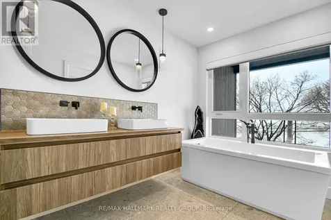 2167 Rice Avenue Ottawa ON K2A 0C5