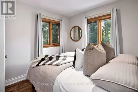 128 Teskey Drive Blue Mountains ON N0H 1J0