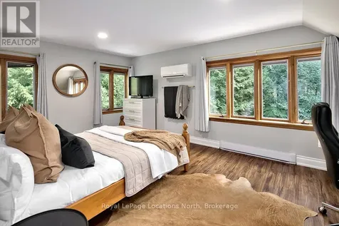 128 Teskey Drive Blue Mountains ON N0H 1J0