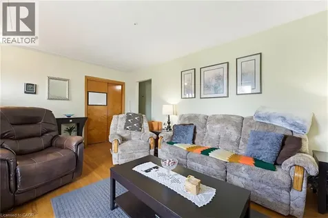 29 Leckie Avenue Stoney Creek ON L8J 2S7