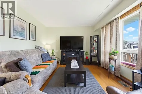 29 Leckie Avenue Stoney Creek ON L8J 2S7