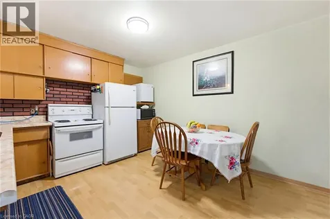 29 Leckie Avenue Stoney Creek ON L8J 2S7