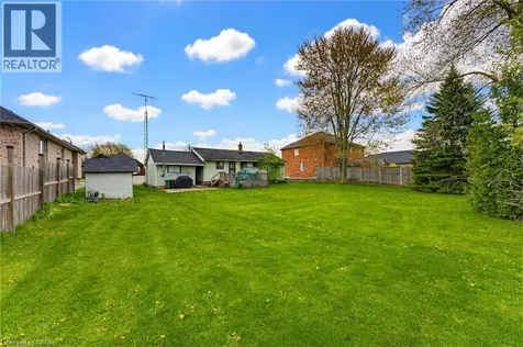 29 Leckie Avenue Stoney Creek ON L8J 2S7