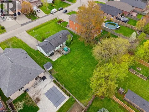 29 Leckie Avenue Stoney Creek ON L8J 2S7