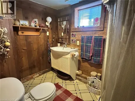 618 Pine Street Dunnville ON N1A 2M2
