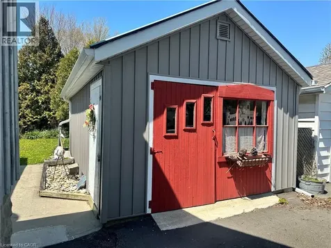 618 Pine Street Dunnville ON N1A 2M2
