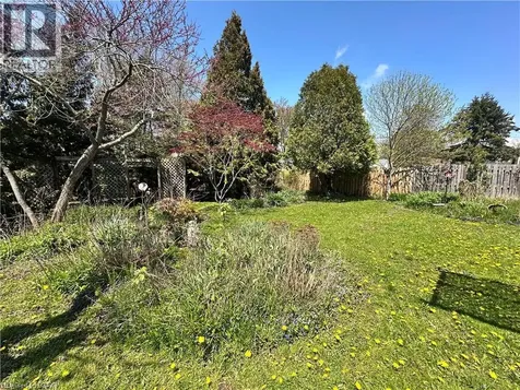 618 Pine Street Dunnville ON N1A 2M2