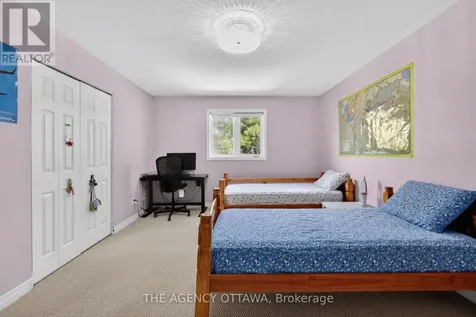 321 Goldridge Drive Ottawa ON K2T 1G8