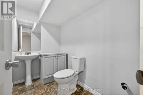 321 Goldridge Drive Ottawa ON K2T 1G8
