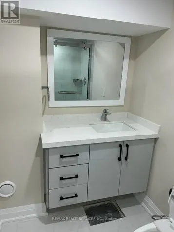 21 Copperhill Heights Barrie ON L9J 0L1