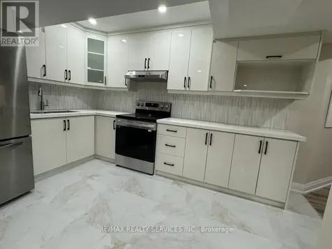 21 Copperhill Heights Barrie ON L9J 0L1