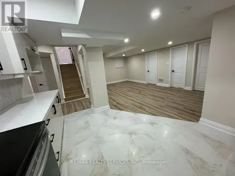 21 Copperhill Heights Barrie ON L9J 0L1