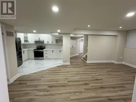 21 Copperhill Heights Barrie ON L9J 0L1