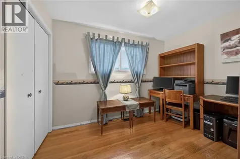 582 Woodview Road Burlington ON L7N 3A1