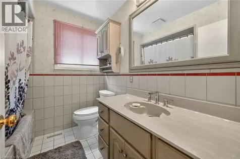 582 Woodview Road Burlington ON L7N 3A1