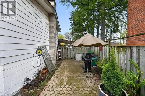 582 Woodview Road Burlington ON L7N 3A1