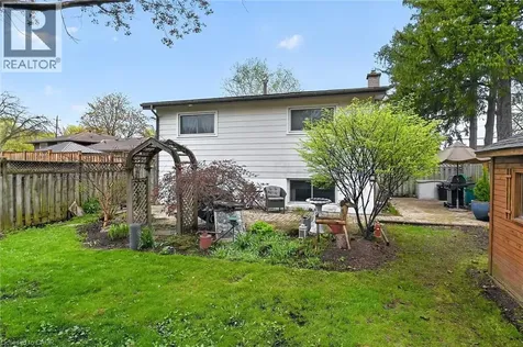 582 Woodview Road Burlington ON L7N 3A1