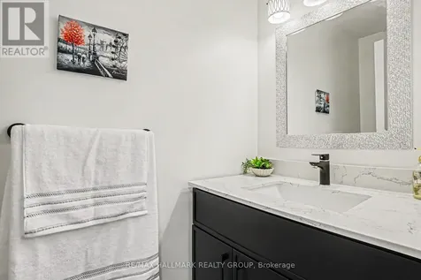 2056 Wildflower Drive Ottawa ON K1E 3R3
