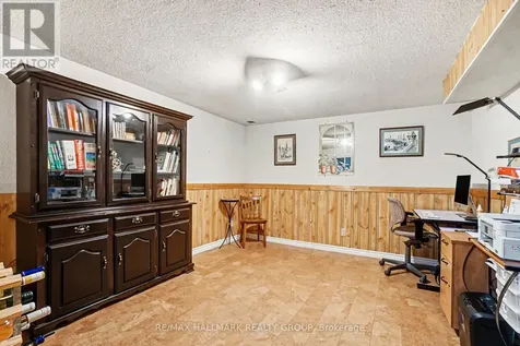 2056 Wildflower Drive Ottawa ON K1E 3R3