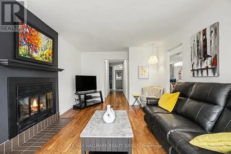 2056 Wildflower Drive Ottawa ON K1E 3R3