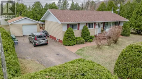 121 Sandhill Drive Madawaska Valley ON K0J 1B0