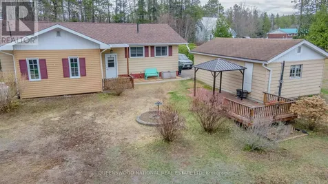 121 Sandhill Drive Madawaska Valley ON K0J 1B0