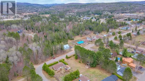 121 Sandhill Drive Madawaska Valley ON K0J 1B0