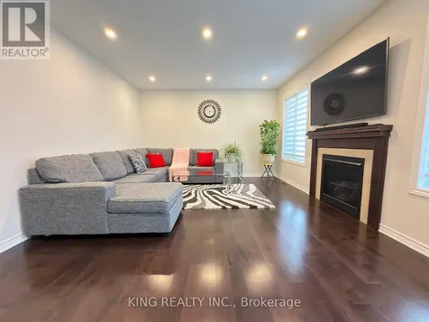 24 Palmeto Court Ottawa ON K2S 0X2