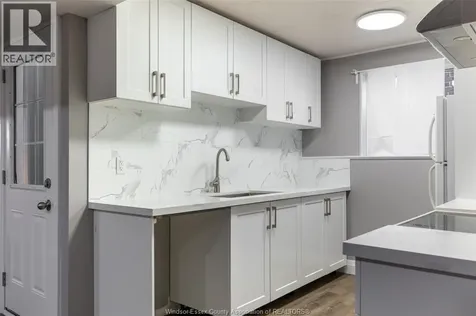 1044 Lena Avenue Windsor ON N9C 3K4