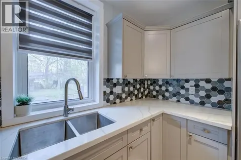 27 Edwin Street Brantford ON N3T 4B8