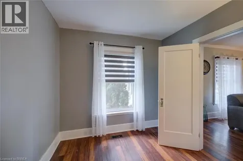 27 Edwin Street Brantford ON N3T 4B8