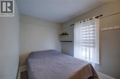 27 Edwin Street Brantford ON N3T 4B8