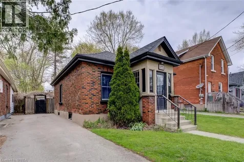 27 Edwin Street Brantford ON N3T 4B8