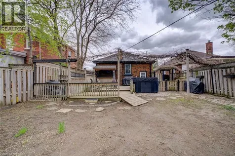 27 Edwin Street Brantford ON N3T 4B8