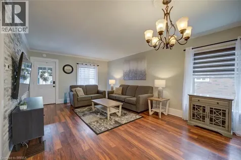 27 Edwin Street Brantford ON N3T 4B8