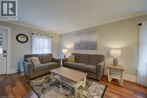 27 Edwin Street Brantford ON N3T 4B8