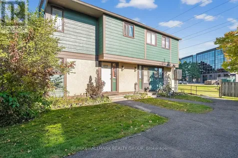 1773 Meadowbrook Road Ottawa ON K1B 4W6