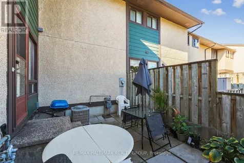 1773 Meadowbrook Road Ottawa ON K1B 4W6