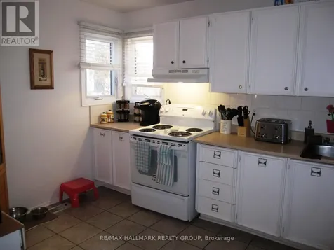 1773 Meadowbrook Road Ottawa ON K1B 4W6