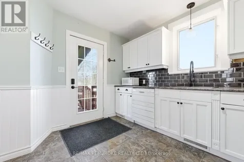 566 Perth Street Pembroke ON K8A 6B6