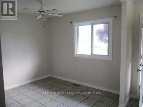 1817 Meadowbrook Road Ottawa ON K1B 4W6