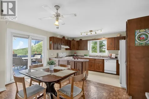 136 James Cummings Avenue Ottawa ON K2H 8E1