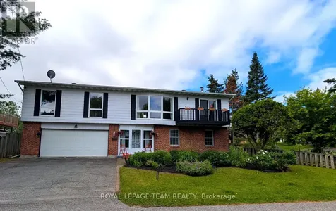 136 James Cummings Avenue Ottawa ON K2H 8E1