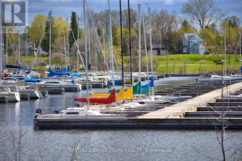 136 James Cummings Avenue Ottawa ON K2H 8E1