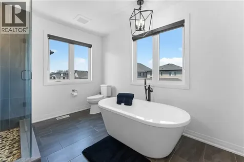 7365 Jonathan Drive Niagara Falls ON L2H 3T3