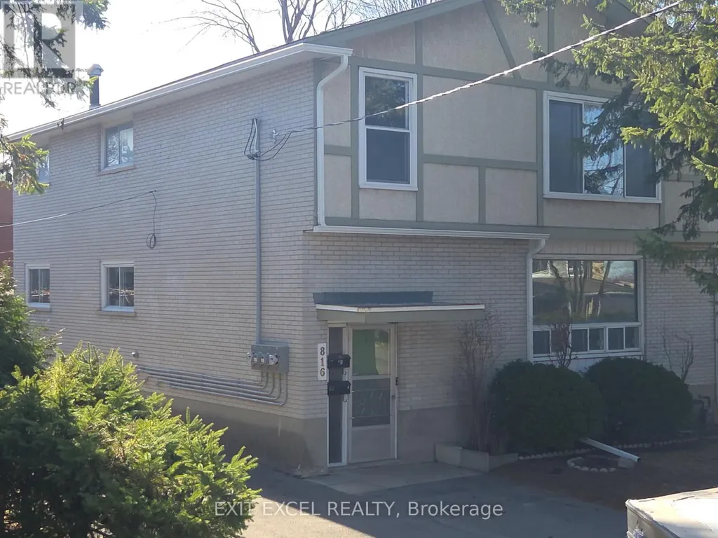 816 Dundee Avenue Ottawa ON K2B 5S9