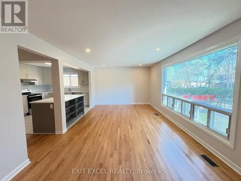 816 Dundee Avenue Ottawa ON K2B 5S9