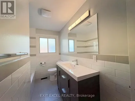 816 Dundee Avenue Ottawa ON K2B 5S9