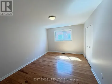 816 Dundee Avenue Ottawa ON K2B 5S9