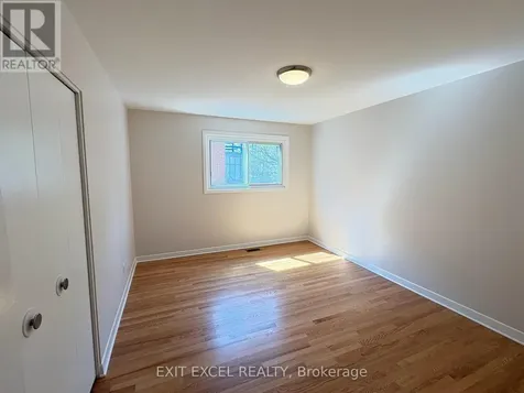 816 Dundee Avenue Ottawa ON K2B 5S9